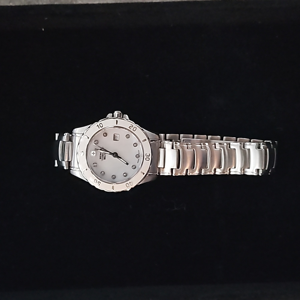 Womans wenger swiss military watch